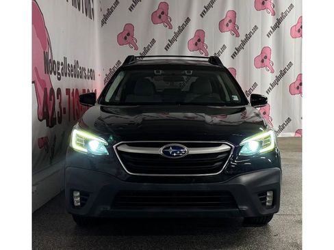 Used 2020 Subaru Outback Premium image 5