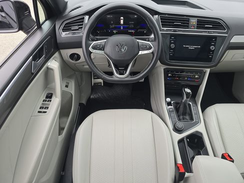 Certified 2023 Volkswagen Tiguan SE R-Line AWD/4WD image 23