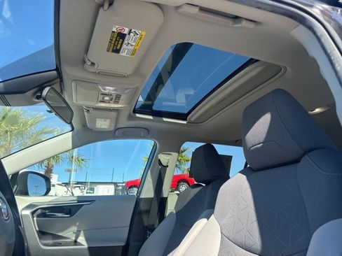 Used 2022 Toyota RAV4 XLE image 22