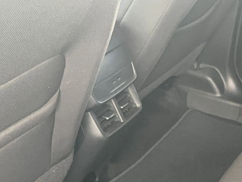 Used 2025 Chevrolet Equinox LT image 23