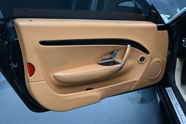 Used 2017 Maserati GranTurismo Sport RWD image 17