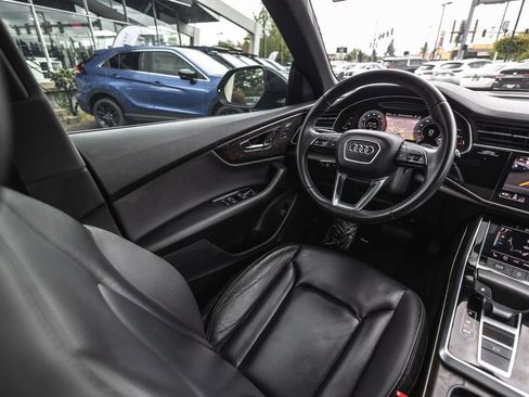 Used 2019 Audi Q8 Premium Plus w/ Premium Plus AWD/4WD image 23