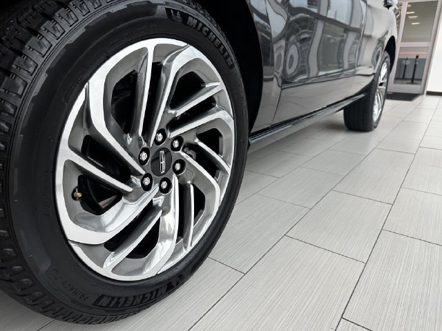 Certified 2025 Lincoln Navigator Reserve AWD/4WD image 11