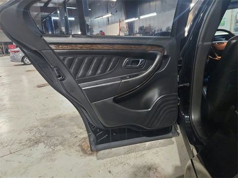 Used 2018 Ford Taurus Limited image 20