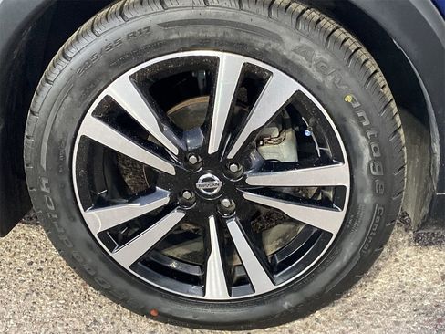 Used 2020 Nissan Kicks SV w/ Exterior Package image 9