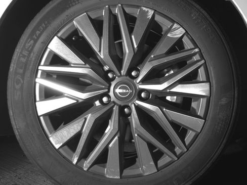 Used 2025 Nissan Altima 2.5 SV FWD image 13