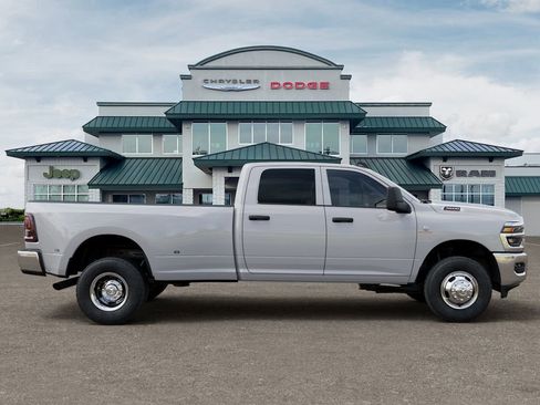 New 2026 RAM 3500 Tradesman AWD/4WD image 21
