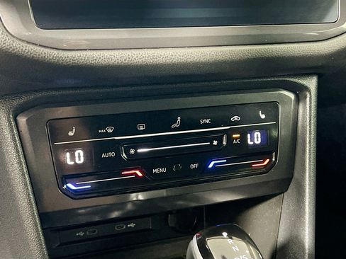 Used 2024 Volkswagen Tiguan SE image 27