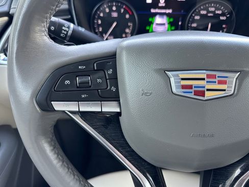 Used 2021 Cadillac XT6 Premium Luxury image 22