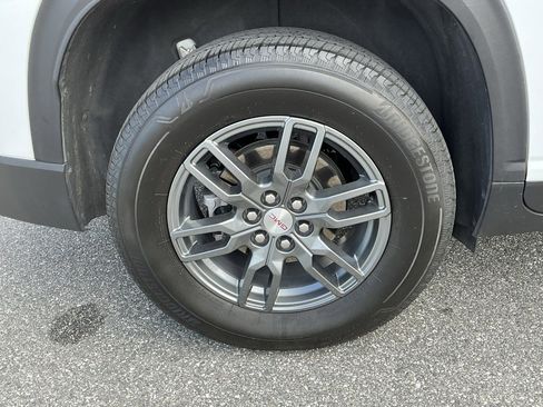 Used 2025 GMC Acadia Elevation image 16