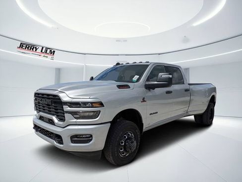 New 2026 RAM 3500 Big Horn AWD/4WD image 7