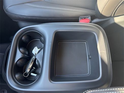 New 2026 Chrysler Pacifica Select image 18