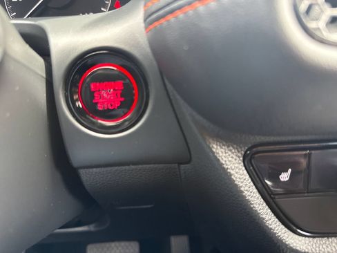 Certified 2025 Honda HR-V Sport image 31