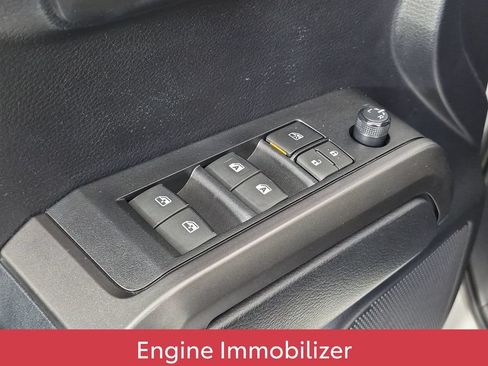 Used 2020 Toyota Tacoma TRD Off-Road AWD/4WD image 15