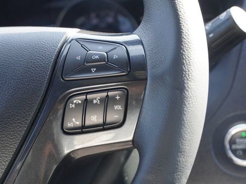Used 2018 Ford Explorer XLT w/ Equipment Group 202A FWD image 29