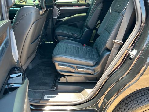 Used 2025 Cadillac Escalade Sport Platinum w/ LPO, ONYX Package AWD/4WD image 22