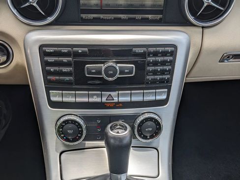 Used 2014 Mercedes-Benz SLK 250 image 12