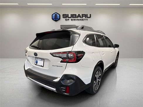 Certified 2022 Subaru Outback Limited image 5