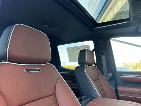 Used 2025 GMC Sierra 1500 Denali Ultimate image 17