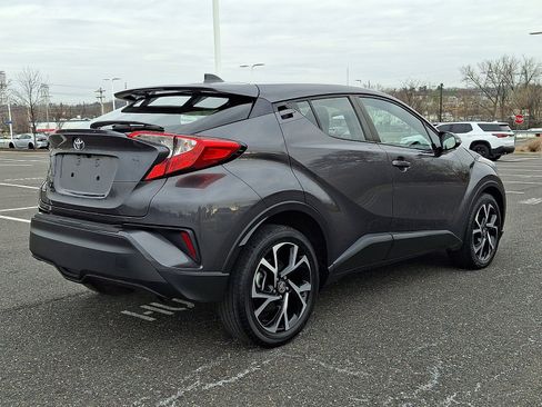 Used 2022 Toyota C-HR XLE image 6