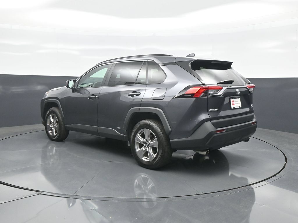 Used 2025 Toyota RAV4 LE AWD/4WD image 5