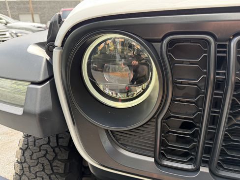 Used 2024 Jeep Wrangler Unlimited Rubicon AWD/4WD image 12