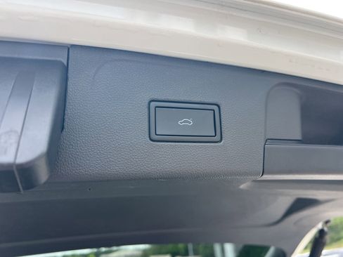 Used 2021 Volkswagen Atlas SE FWD image 36