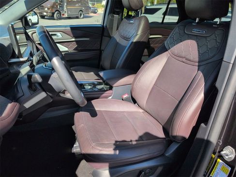 Used 2025 Ford Explorer Platinum w/ LUX Leather Package image 25