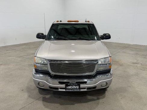 Used 2005 GMC Sierra 3500 SLT w/ Heavy-Duty Power Package image 4