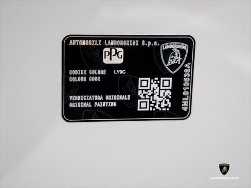 Used 2026 Lamborghini Urus SE AWD/4WD image 5