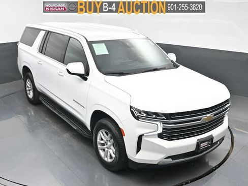Used 2023 Chevrolet Suburban LT AWD/4WD image 36