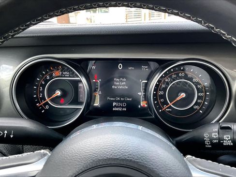 Used 2023 Jeep Wrangler Unlimited Sahara w/ Cold Weather Group AWD/4WD image 25