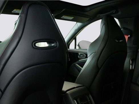 New 2026 Aston Martin DBX 707 image 40