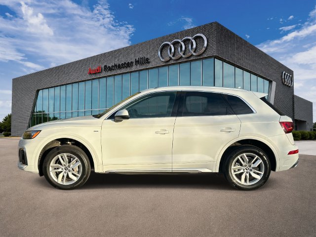 Used 2023 Audi Q5 2.0T Premium w/ Convenience Package AWD/4WD image 2