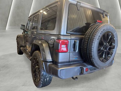 Used 2025 Jeep Wrangler Unlimited Sahara AWD/4WD image 5