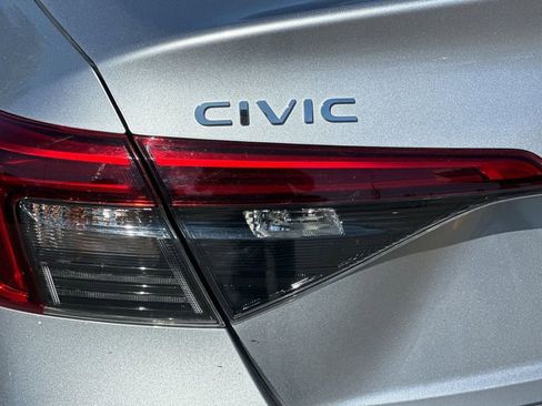Used 2023 Honda Civic Sport image 29