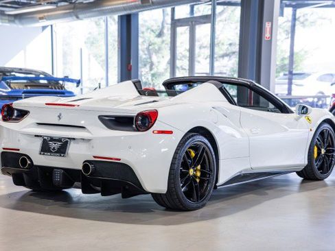 Used 2018 Ferrari 488 Spider image 6