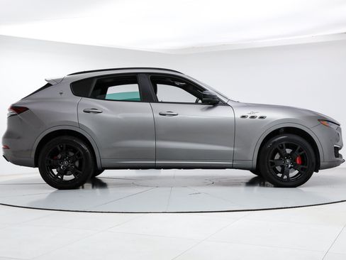 Certified 2022 Maserati Levante GT AWD/4WD image 6