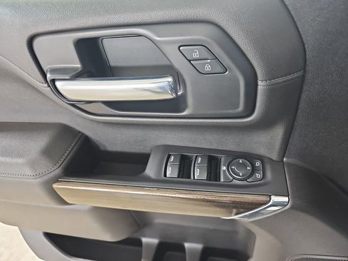 Used 2021 Chevrolet Silverado 1500 LT image 32