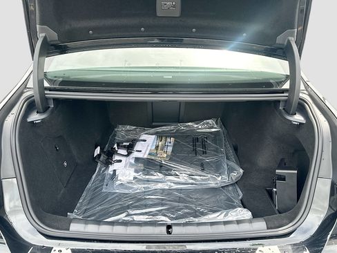 New 2026 BMW 750e xDrive image 22