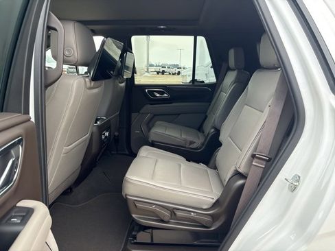 Used 2021 GMC Yukon SLT w/ SLT Luxury Plus Package image 14