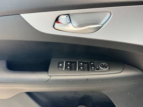 Used 2024 Kia Forte LXS w/ LXS Technology Package FWD image 11