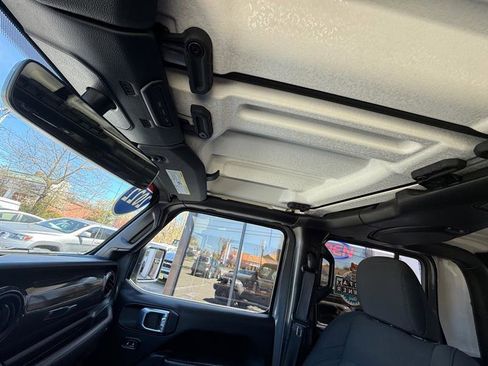 Used 2022 Jeep Gladiator Sport AWD/4WD image 26