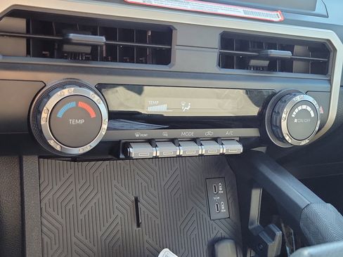 Certified 2025 Toyota Tacoma SR image 28