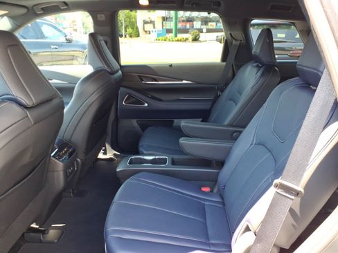 Certified 2026 INFINITI QX60 Sport AWD/4WD image 12