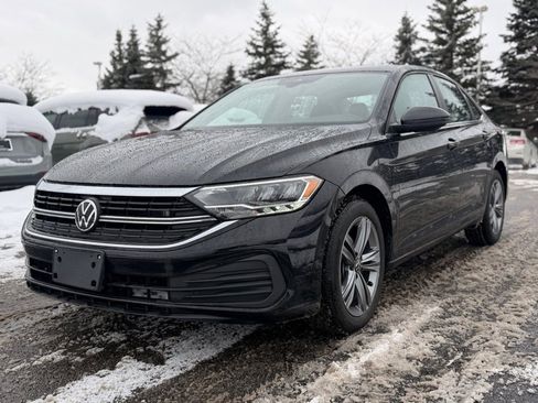 Used 2024 Volkswagen Jetta SE image 3