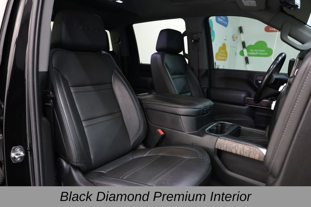 Used 2023 GMC Sierra 2500 Denali w/ Denali Black Diamond Edition AWD/4WD image 17