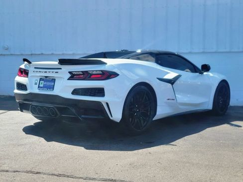Used 2024 Chevrolet Corvette Z06 RWD image 5