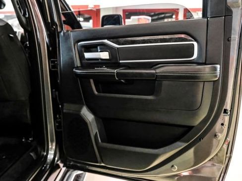 Used 2024 RAM 2500 Big Horn AWD/4WD image 43