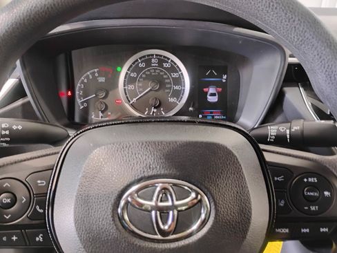 Used 2020 Toyota Corolla LE FWD image 65